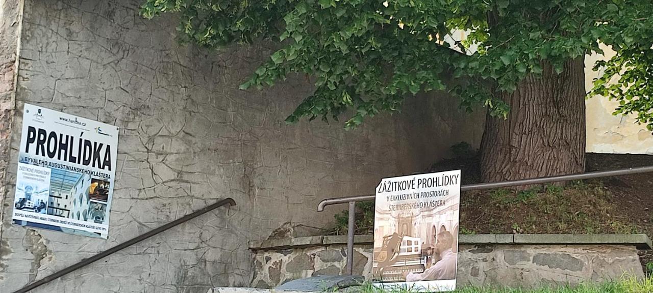 Apartman - Cafe Princ Pod Hradem Wifi, Klima Šternberk Exterior foto