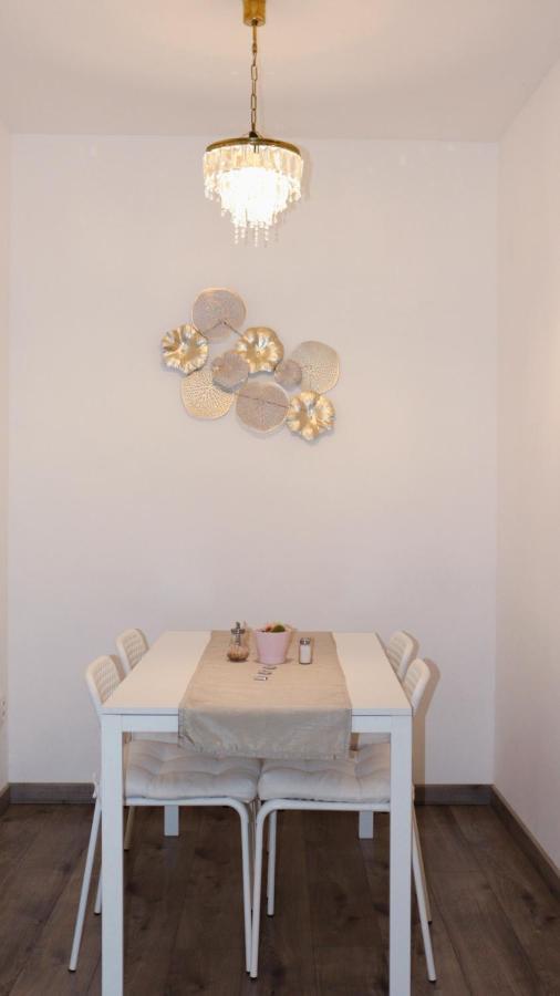 Apartman - Cafe Princ Pod Hradem Wifi, Klima Šternberk Exterior foto